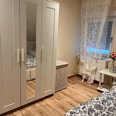 Apartman Zentral Gelegene Mit Parkplatz